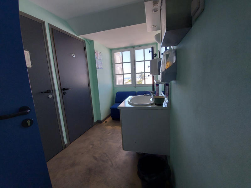 Local commercial - 150 m² - 4 pièces