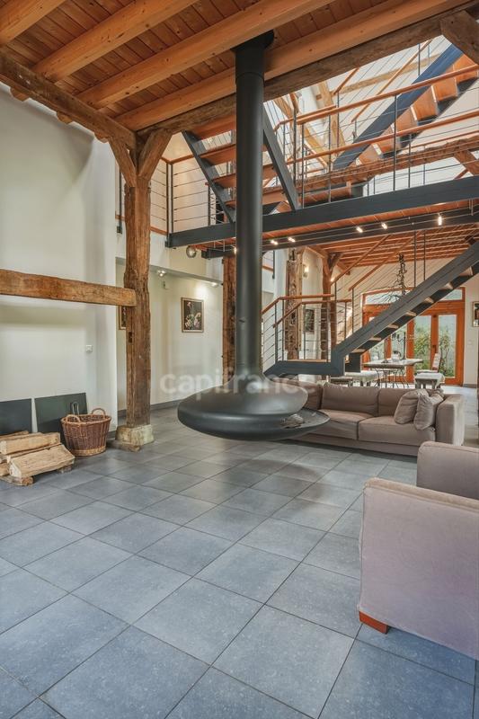 Maison - 328 m² - 8 pièces