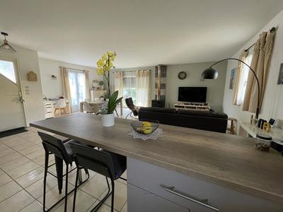 Maison - 99 m² - 4 pièces