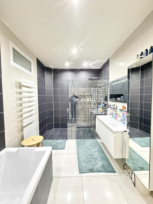 Maison - 122 m² - 4 pièces