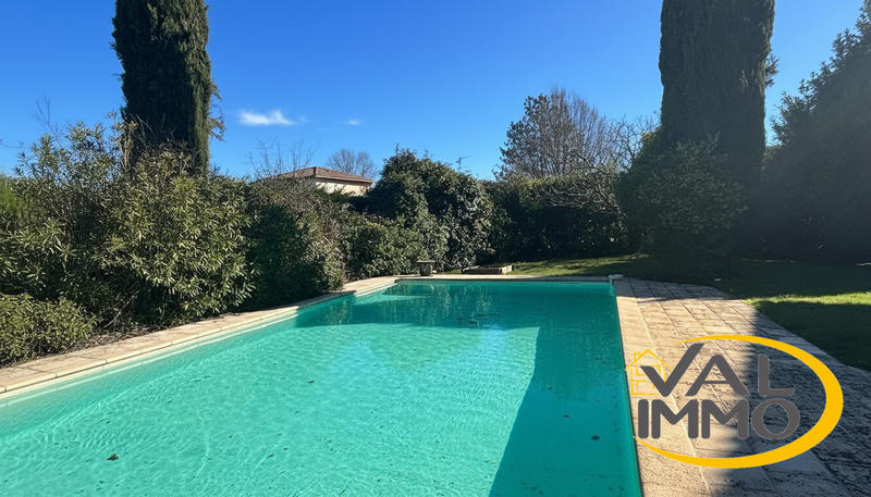 Villa - 200 m² - 6 pièces