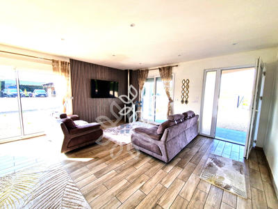 Maison - 103 m² - 5 pièces