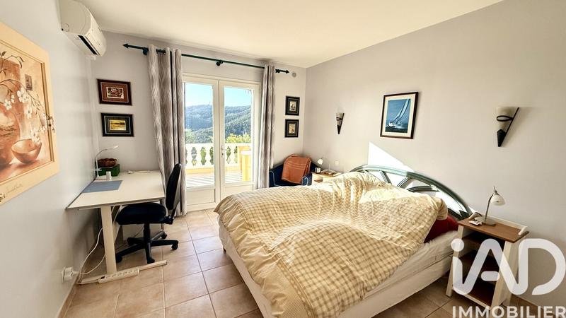 Maison - 177 m² - 6 pièces