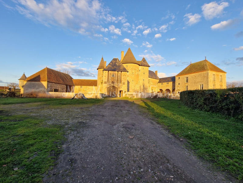 Château - 620 m² - 1 pièce