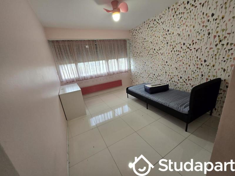 Chambre - 12 m² - 1 pièce