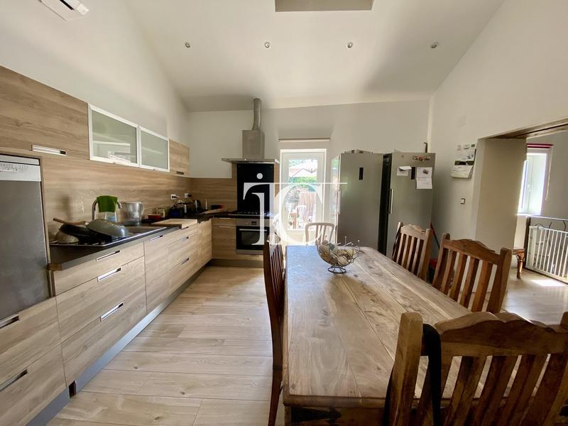 Maison ancienne - 130 m² - 17 pièces