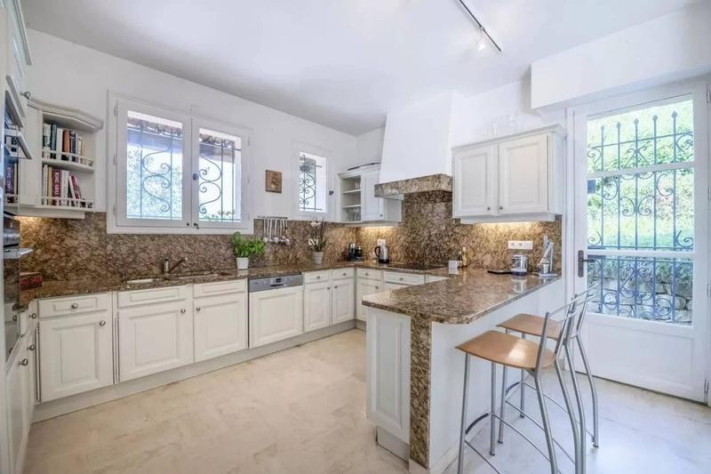 Villa - 282 m² - 6 pièces