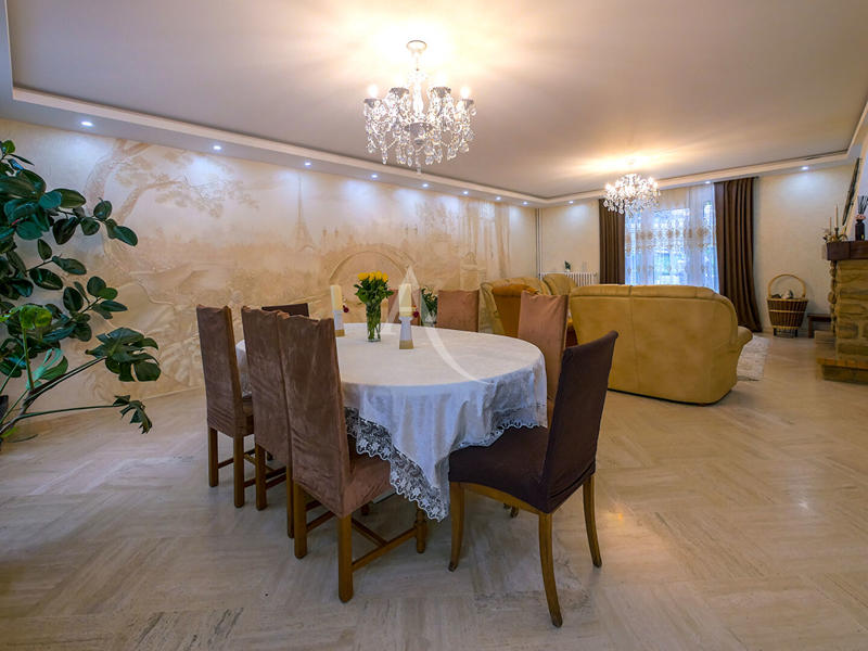 Maison - 170 m² - 7 pièces