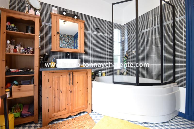 Maison - 204 m² - 7 pièces