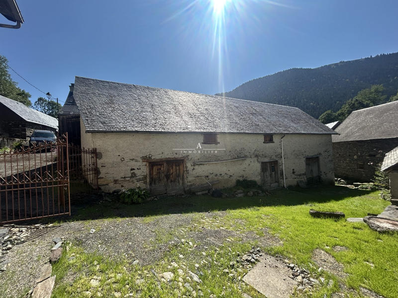 Maison - 290 m² - 2 pièces