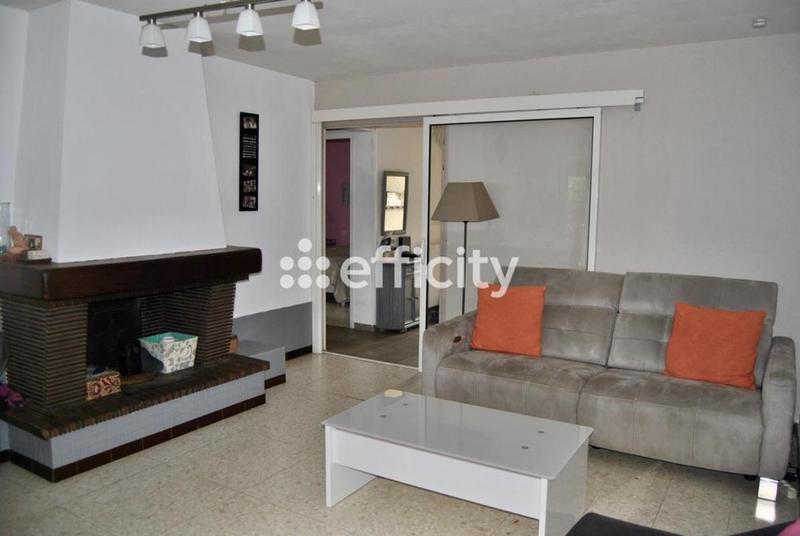 Villa - 100 m² - 5 pièces