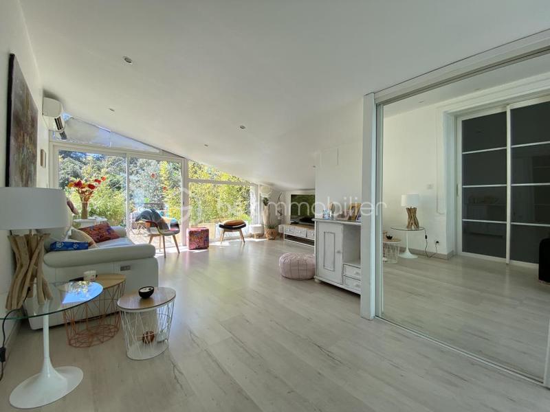 Maison traditionnelle - 190 m² - 7 pièces