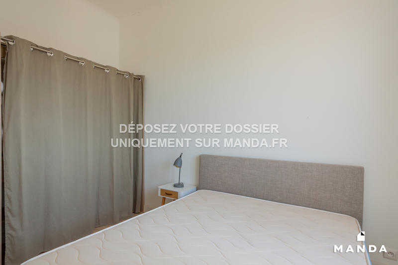 Chambre - 11 m² - 4 pièces