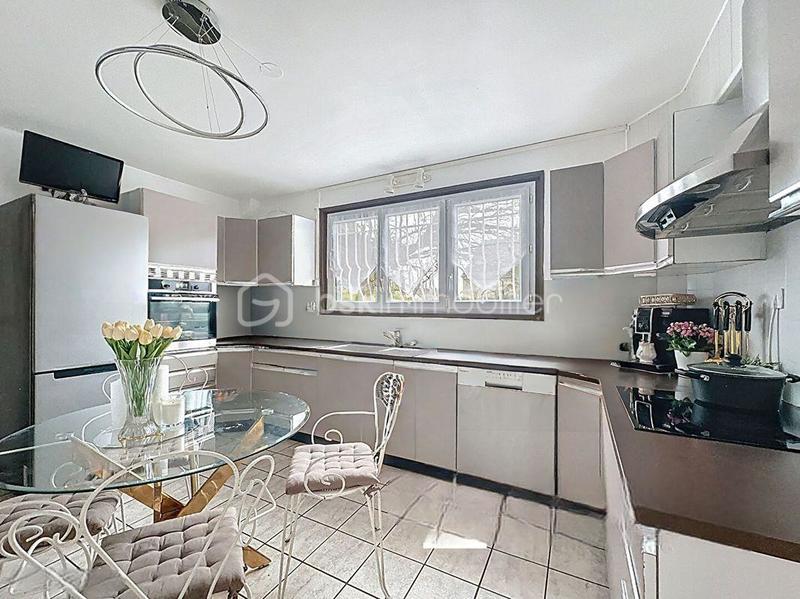 Maison - 140 m² - 6 pièces