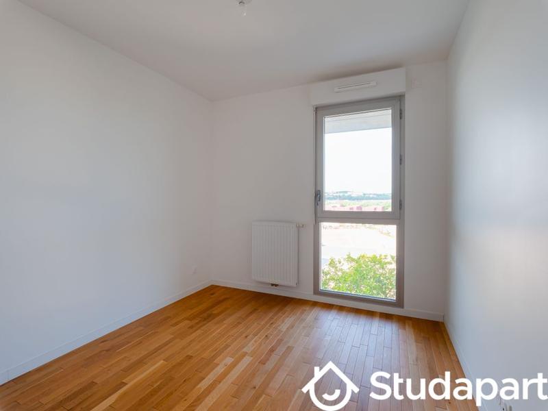 Chambre - 80 m² - 1 pièce