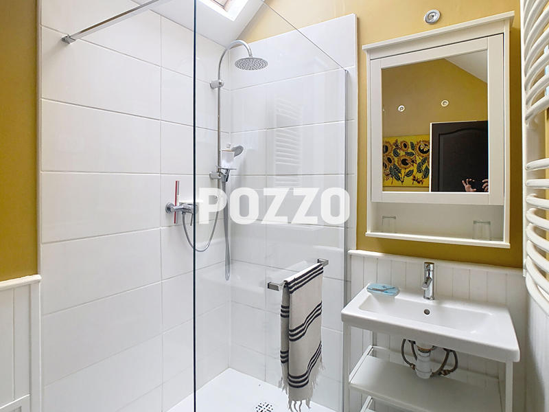 Maison - 277 m² - 6 pièces