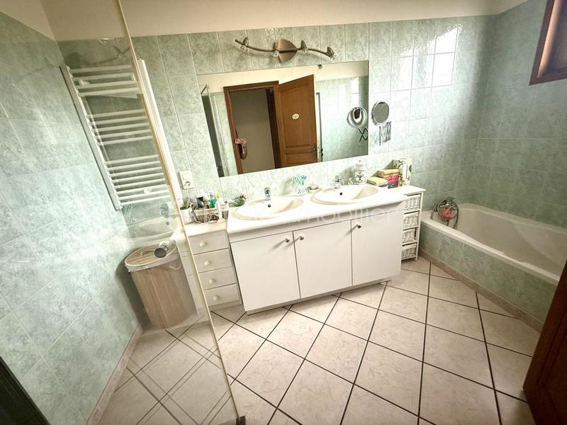 Maison - 177 m² - 5 pièces