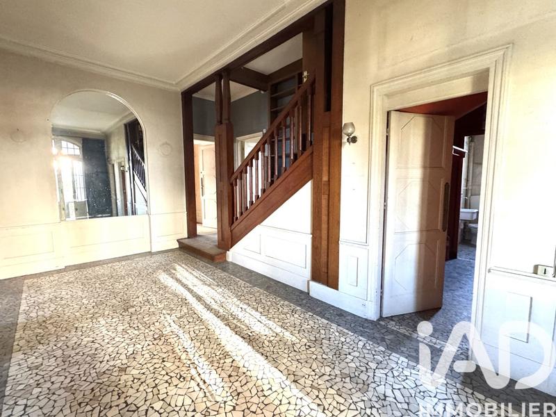 Maison - 266 m² - 11 pièces