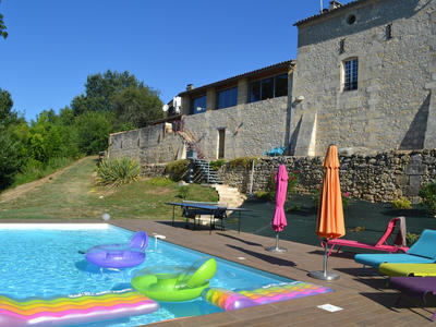 Demeure - 230 m² - 6 pièces