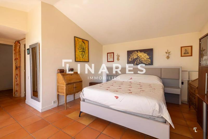 Villa - 196 m² - 6 pièces