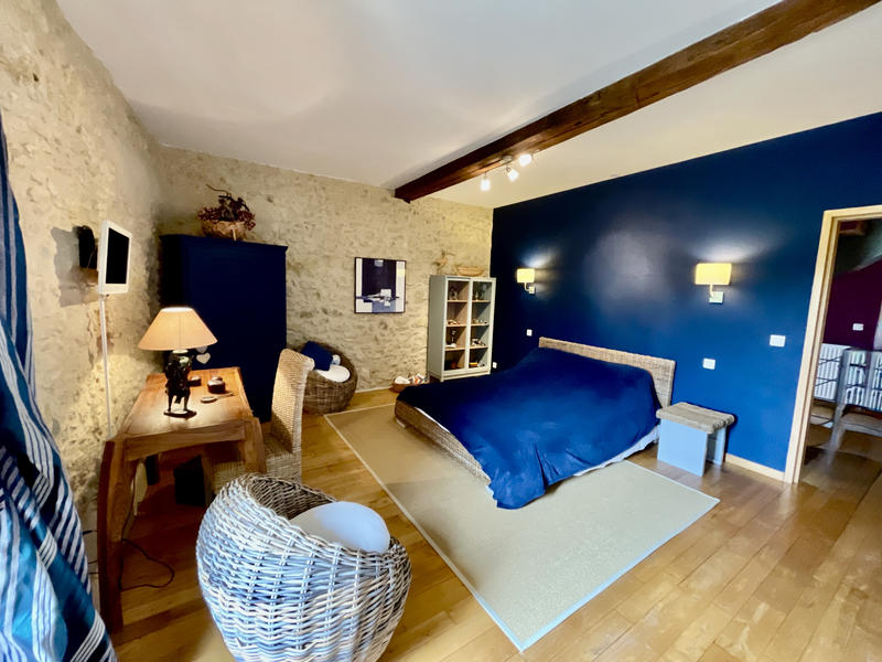 Maison - 417 m² - 8 pièces