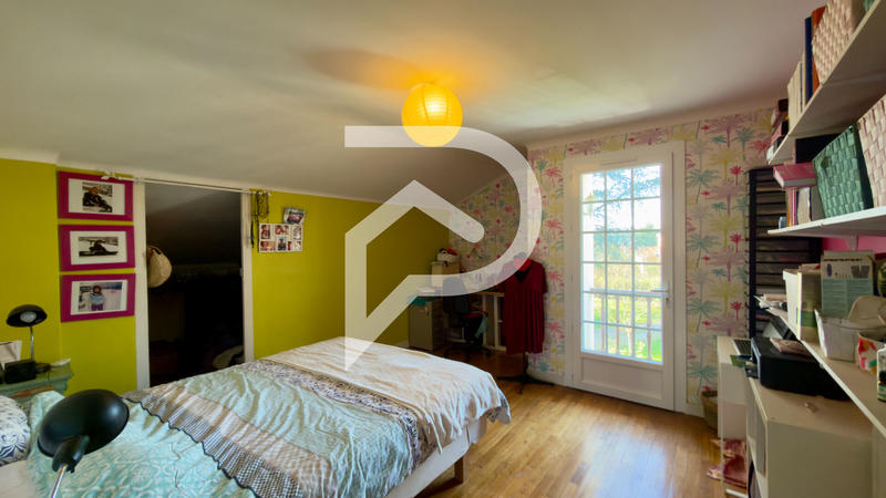 Maison - 204 m² - 7 pièces