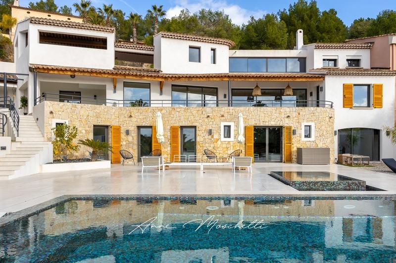 Maison - 450 m² - 8 pièces