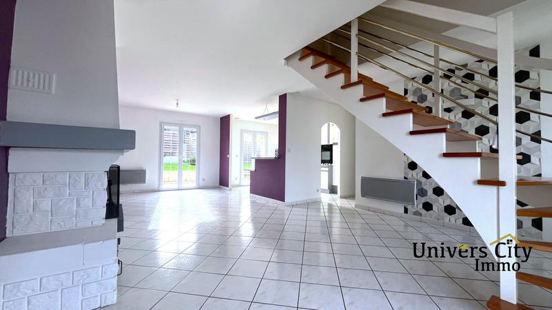 Maison traditionnelle - 128 m² - 6 pièces