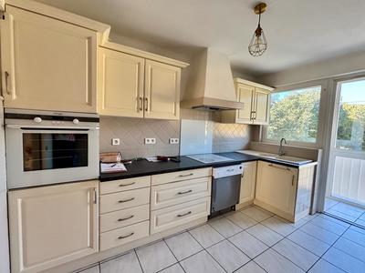 Appartement - 100 m² - 5 pièces