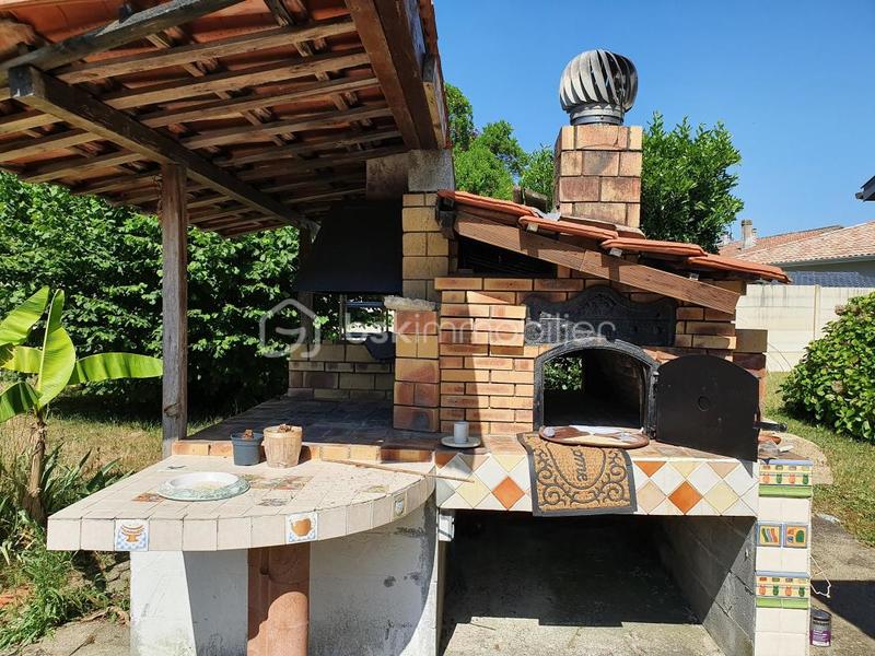 Maison - 200 m² - 8 pièces