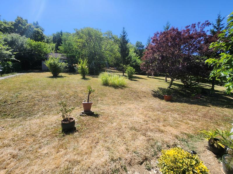 Maison traditionnelle - 151 m² - 6 pièces