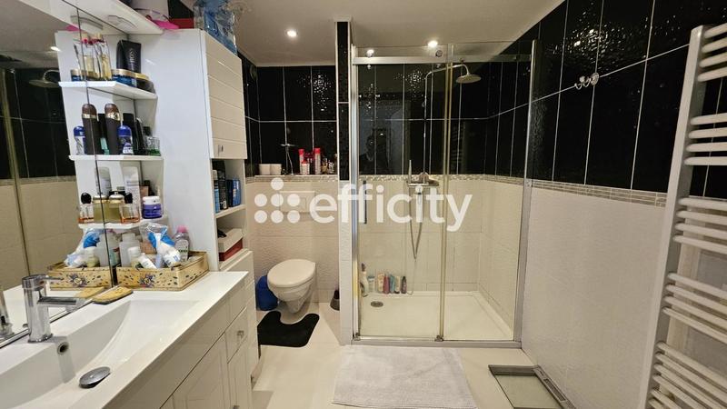 Maison - 165 m² - 7 pièces