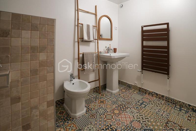 Maison traditionnelle - 153 m² - 6 pièces