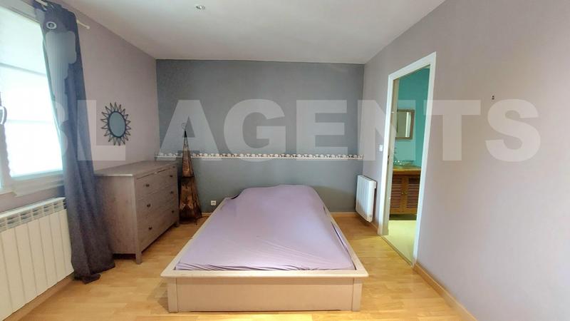 Maison - 177 m² - 9 pièces