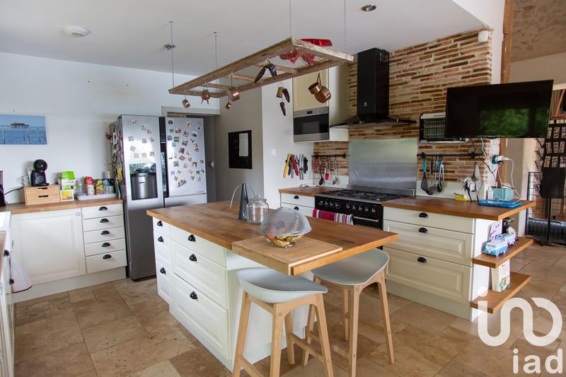 Maison - 207 m² - 7 pièces