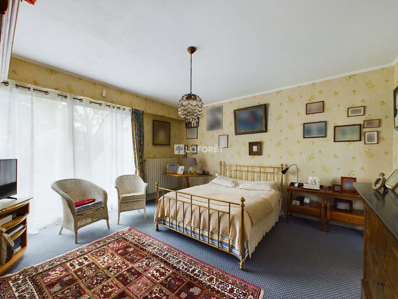 Maison - 213 m² - 8 pièces