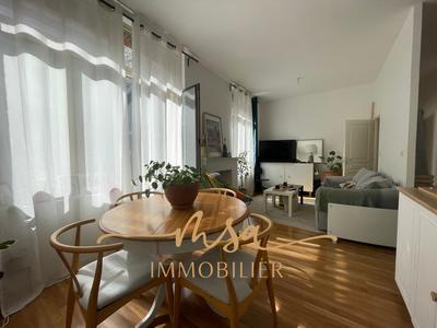 Immeuble - 150 m² - 6 pièces