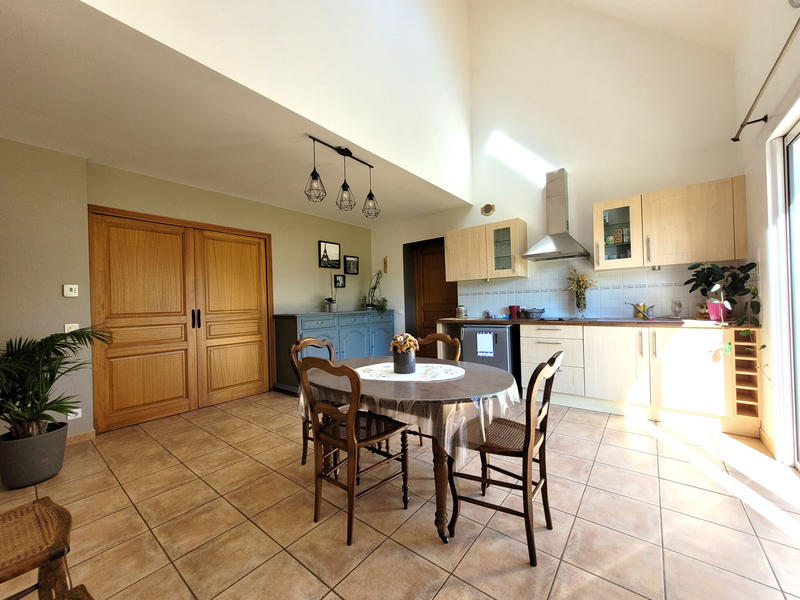 Maison - 215 m² - 9 pièces