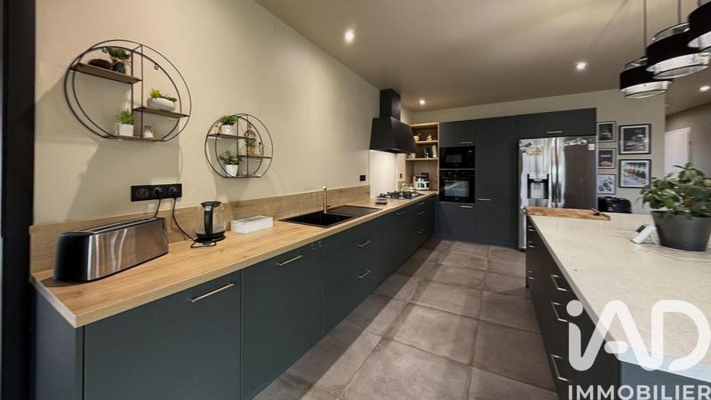 Maison - 167 m² - 7 pièces