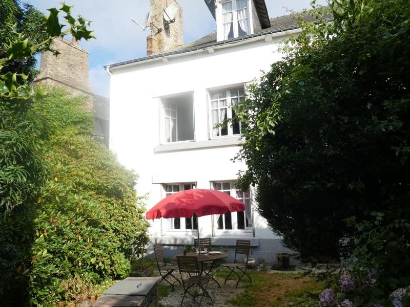 Maison bourgeoise - 310 m² - 8 pièces