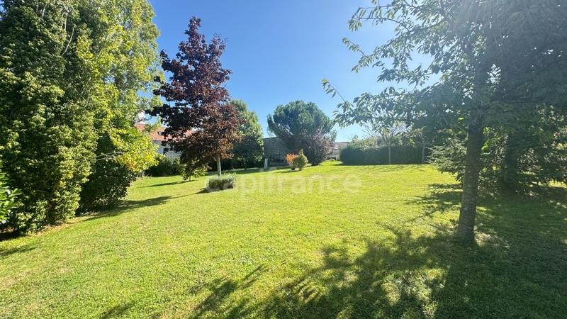 Propriété - 230 m² - 7 pièces