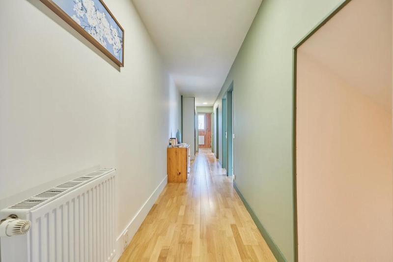 Maison - 200 m² - 8 pièces