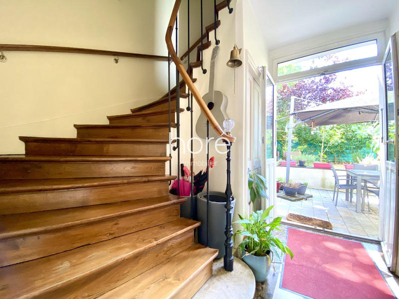 Maison - 200 m² - 8 pièces