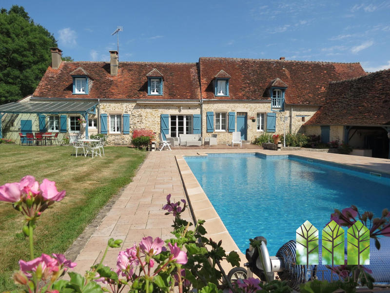 Maison traditionnelle - 422 m² - 14 pièces