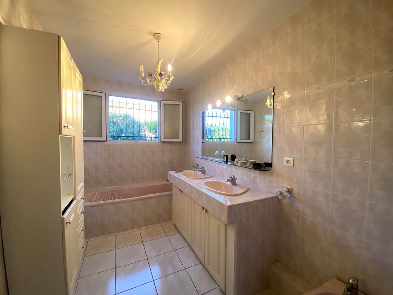 Maison - 151 m² - 5 pièces