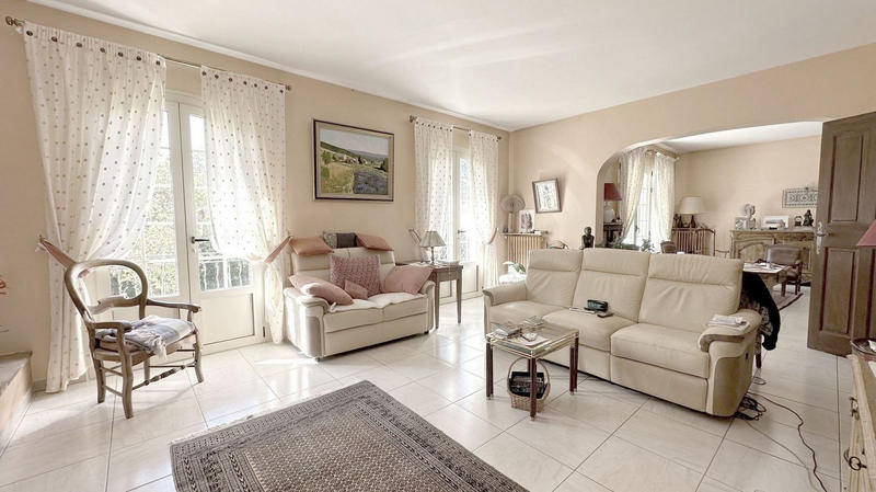 Maison - 320 m² - 10 pièces