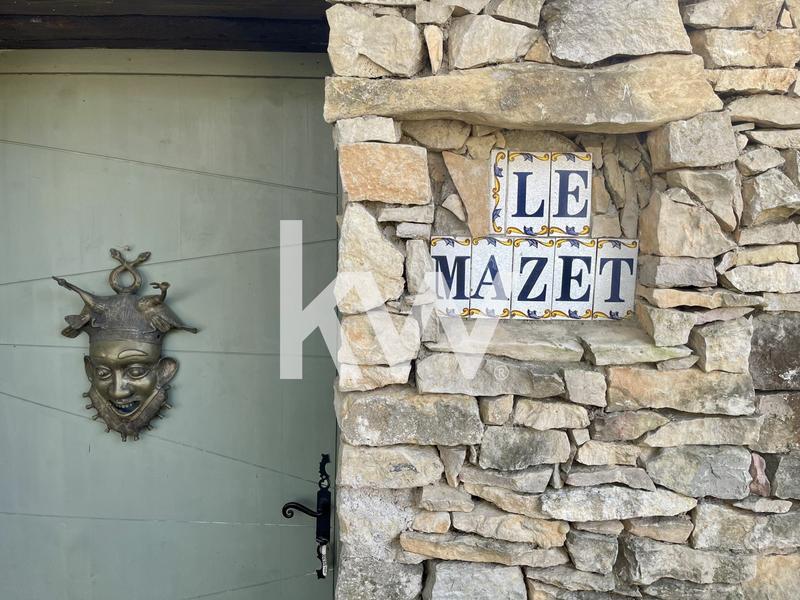 Maison - 210 m² - 7 pièces