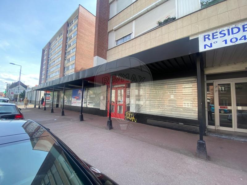 Local commercial - 786 m² - 3 pièces