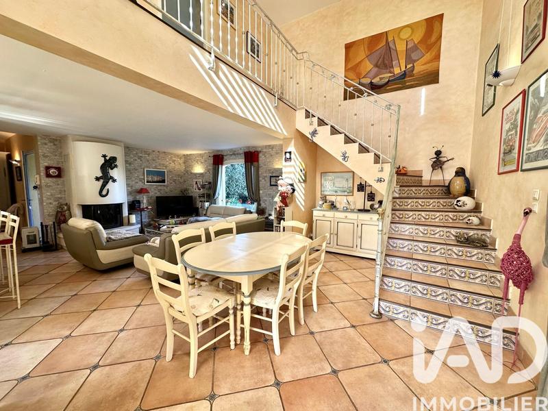 Maison - 159 m² - 6 pièces