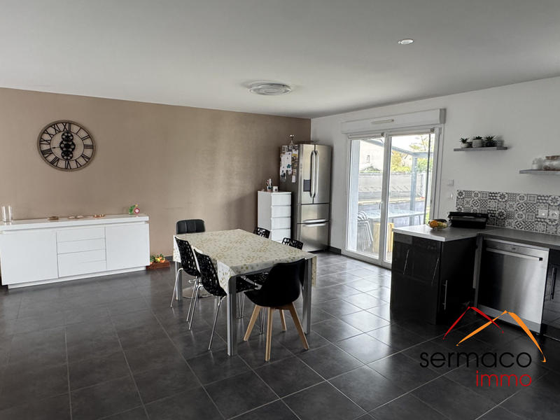 Maison - 99 m² - 5 pièces